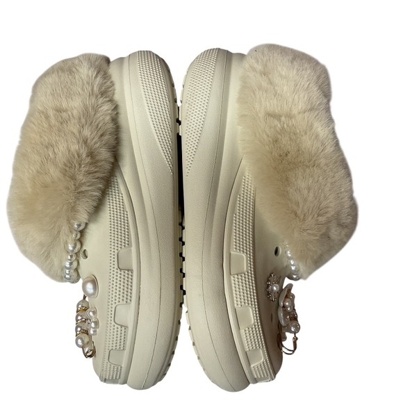 CROCS Women's Fuzzy Faux Fur Winter Lined Clogs Removable Charms Slippers Size 9 - Picture 8 of 11